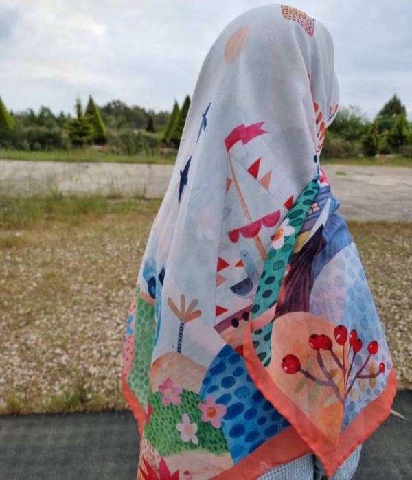 روسری نخی قواره متوسط (قواره 110) داستانی نارنجی - Image 1